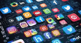 groHi's Social Media Marketing Poster