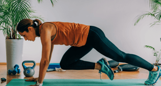 Woman doing mountain climbers