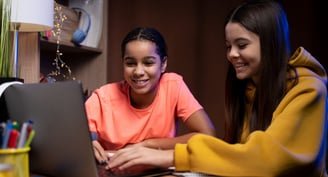 Curso de inglês online para adolescentes — Metropolis Idiomas, aulas práticas e divertidas.