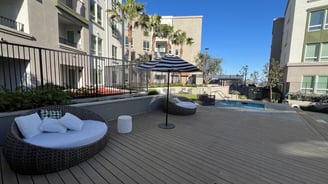 luxury apartment pool deck