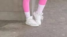 Meia fitness feminina macia, respirável e ideal para conforto durante os treinos.