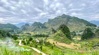 a mountain view of a valley