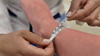 COMERCIAL CLINICO VIDEO MARKETING PARA AMBITO MEDICO Y CLINICO, DENTAL, PROTESIS, HOSPITALES, CIRUJI
