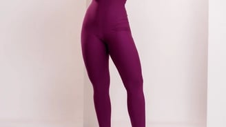 Macacão longo fitness feminino, ajustável e confortável, ideal para treinos com estilo.