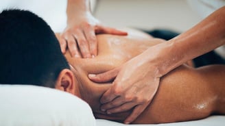 Manual therapy for neck and shoulder pain by certified physiotherapist at home