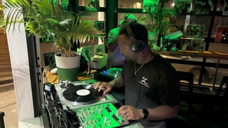 Turntable Night Club - Wax Wednesdays, throwing down on actual wax