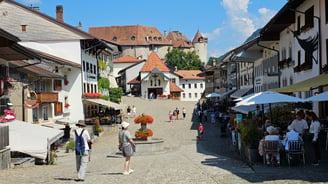 Town Center of Gruyères photographed by Nikoru