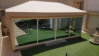 فخامة الأصالة وأناقة التصميم — تجمع بين التراث العربي واللمسات العصرية لتمنحك جلسة راقية وهواءً نقيً
