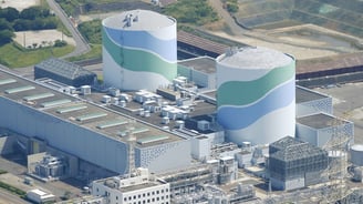 Japan's Economic Outlook in Flux: Factory Output Declines Amid Strong Retail Sales and Rate Hike Exp