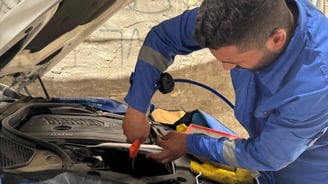 خدمات تبديل الزيوت والفلاتر