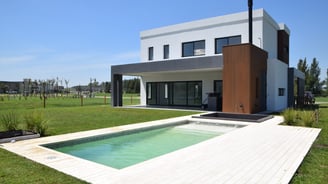 Casa doble piso con piscina
