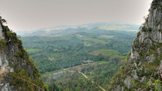 Nam Lot Cave, Chumphon Sawi