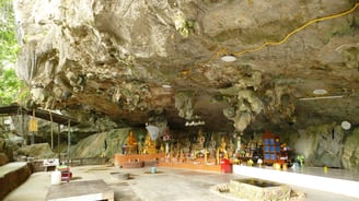 Nam Lot Cave, Chumphon Sawi