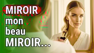femme qui s'admire dans le miroir