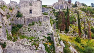 foto das ruinas na fortaleza São Jão em Kotor