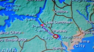 mapa do canal do panama vista da tela interna do navio