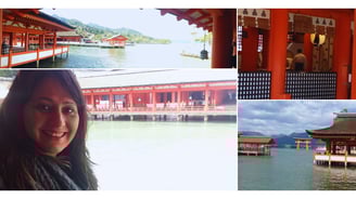 Foto da autora visitando o shinto srine em Miyajima.