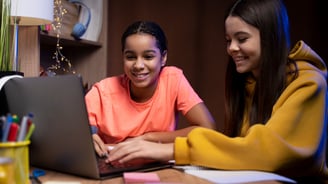 Curso de inglês online para adolescentes — Metropolis Idiomas, aulas práticas e divertidas.
