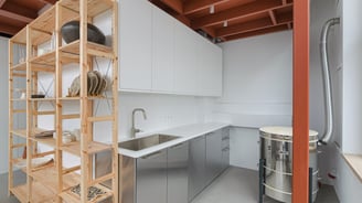 Keramikos studijos interjeras