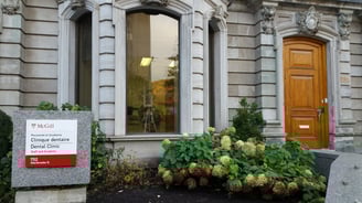 Entrance of clinic mcgill faculty of dentistry