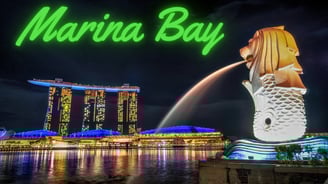 Travel guide visiting Marina Bay, Merlion, Singapore
