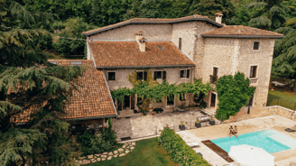Villa con drone