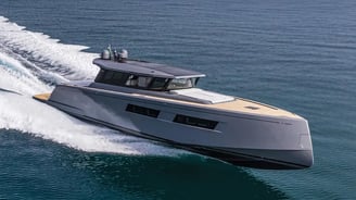 Yate de lujo de Propulse Yachts navegando en mar abierto