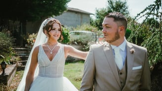 First look sur le lieu de réception des mariés dans le Beaujolais