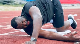 Martin Bakole en plein travail au stade des martyres de Kinshasa