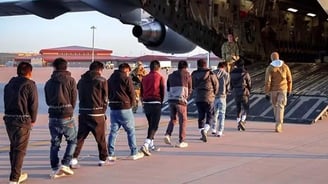 Itamaraty denuncia ‘tratamento degradante’ a brasileiros deportados e exige respostas de Trump: Entenda o caso.