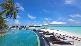 Four Seasons Kuda Huraa pool 1