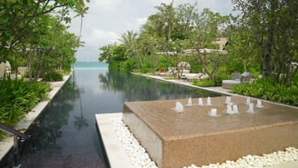 waldorf-astoria-ithaafushi-maldives-main-pool-7
