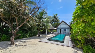 Four Seasons Landaa Beach Villa Outdoor