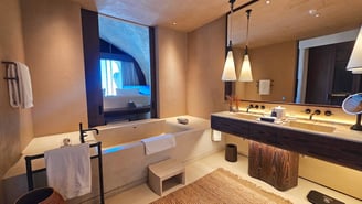 desert-rock-resort-cave-suite-bathroom-2
