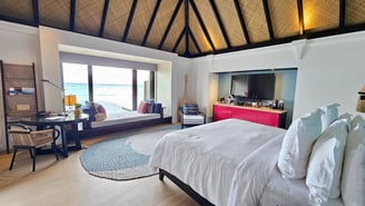 four-seaons-kuda-huraa-overwater-villa-bedroom-2