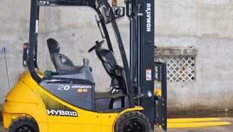 Hình 1: Xe nâng điện cũ Komatsu