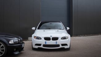 BMW M3 E92 V8 à Dijon : entretien de qualité, performance et fiabilité. Coussinets neufs et vis ARP.