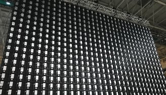 Pantalla led para evento corporativo. Soluciones audiovisuales ad hoc para tu empresa.