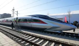 China lunches prototype of CR450 world fastest train