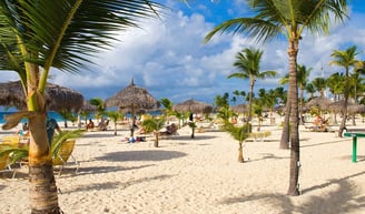 Vista da praia de Eagle, em Aruba.
