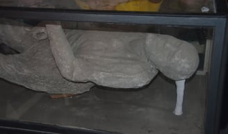 Body frozen in ash from Pompeii, Italy