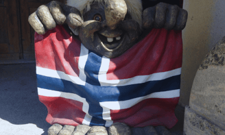 Estátua de troll na Noruega — foto da autora para o Guia de Portos