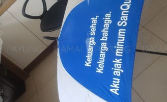payung promosi polos fiber biru putih detail gambar 2