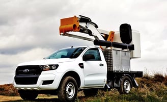 pick up con cesta elevadora madrid