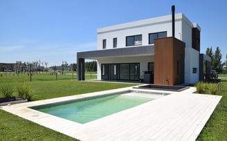 Casa doble piso con piscina