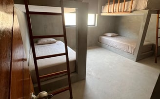 Habitación principal en La Morada, casa de playa de lujo frente al mar en Punta Sal