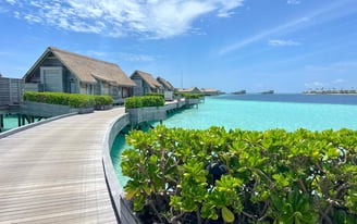 waldorf-astoria-ithaafushi-maldives-overwater-villas-deck-2