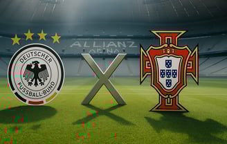 Escudos da Alemanha e de Portugal no gramado da Allianz Arena com um X metálico entre eles.