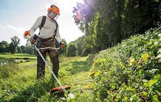 Jardinier débroussaillage à Albi dans le Tarn