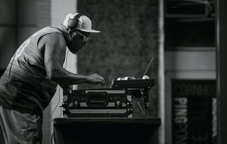Grupos de música y sets de dj para tus eventos privados, bodas y celebraciones.